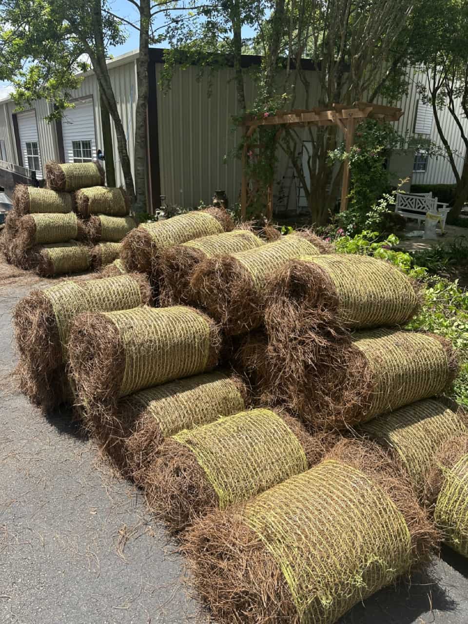 Utilize sod to completely revamp and refresh your Hammond, Ponchatoula, or Mandeville lawn! Call Year Round Services to learn more!